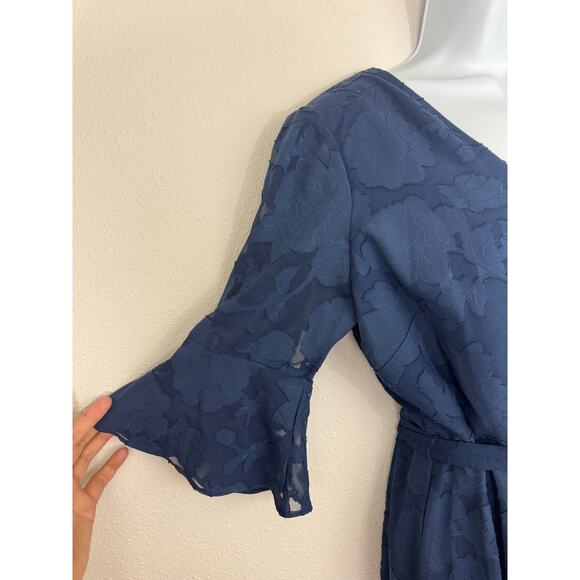 Kensie Navy Floral Textured Wrap Dress NWT – Size 10 – Flaw - Picture 5 of 9